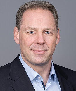 Porträt Dr. Frank Klufmöller