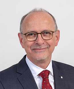 Porträt Dr. Peter Kalbe