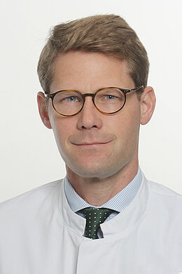 Porträt Prof. Dr. Lötgers