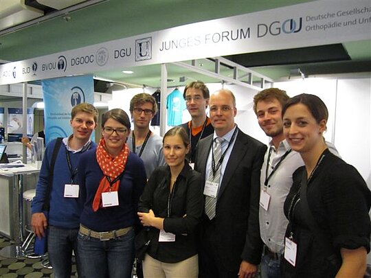 Beim Tag der Studierenden 2011 am Stand der DGOU auf dem DKOU.