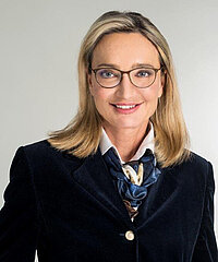 Portrait Prof. Dr. Julia Seifert